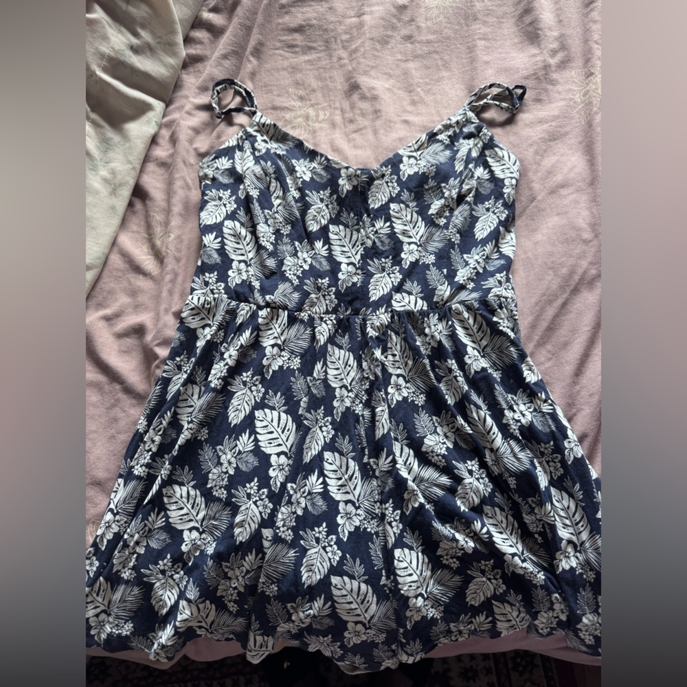Forever 21 Navy and White Floral Romper